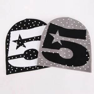 Bonnet d'hiver pour hommes de haute qualité Bonnet jacquard avec strass avec logo personnalisé - Product Image 3