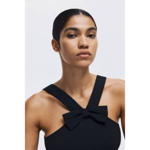 Haut moulant uni avec ruban, design élégant et féminin - Product Image 1