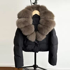 Chaqueta acolchada recortada con Cuello de piel de mapache para mujer, chaquetas acolchadas, nueva moda, Abrigo acolchado, chaquetas genuinas para mujer - Product Image 1