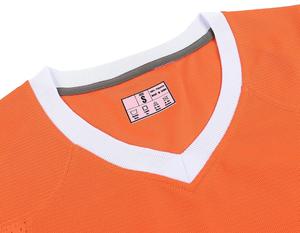 Tradeem Sports OEM Camiseta de Fútbol para Hombre y Uniforme de Manga Corta Transpirable Personalizable con Etiqueta Privada y Desarrollo de Marca - Product Image 3
