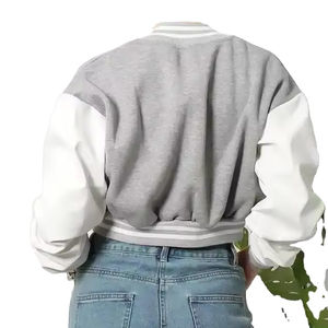 Nouvel arrivage de vêtements de ville d'hiver pour femmes Vestes de baseball unies vierges Vestes courtes universitaire pour femmes avec logo personnalisé - Product Image 5