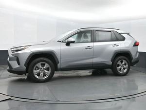 Toyota RAV4 XLE AWD 2023, Caja de Cambios Automática, Título Limpio, Sin Accidentes, con Bajo Kilometraje, Listo para Envío - Product Image 3