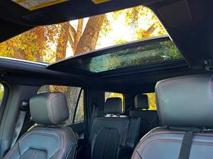 Ford Expedition 2023 Limpia y Confiable, 4x4, Inspeccionada, Turbo V6, Tracción en las Cuatro Ruedas, Interior de 7 Asientos - Product Image 6