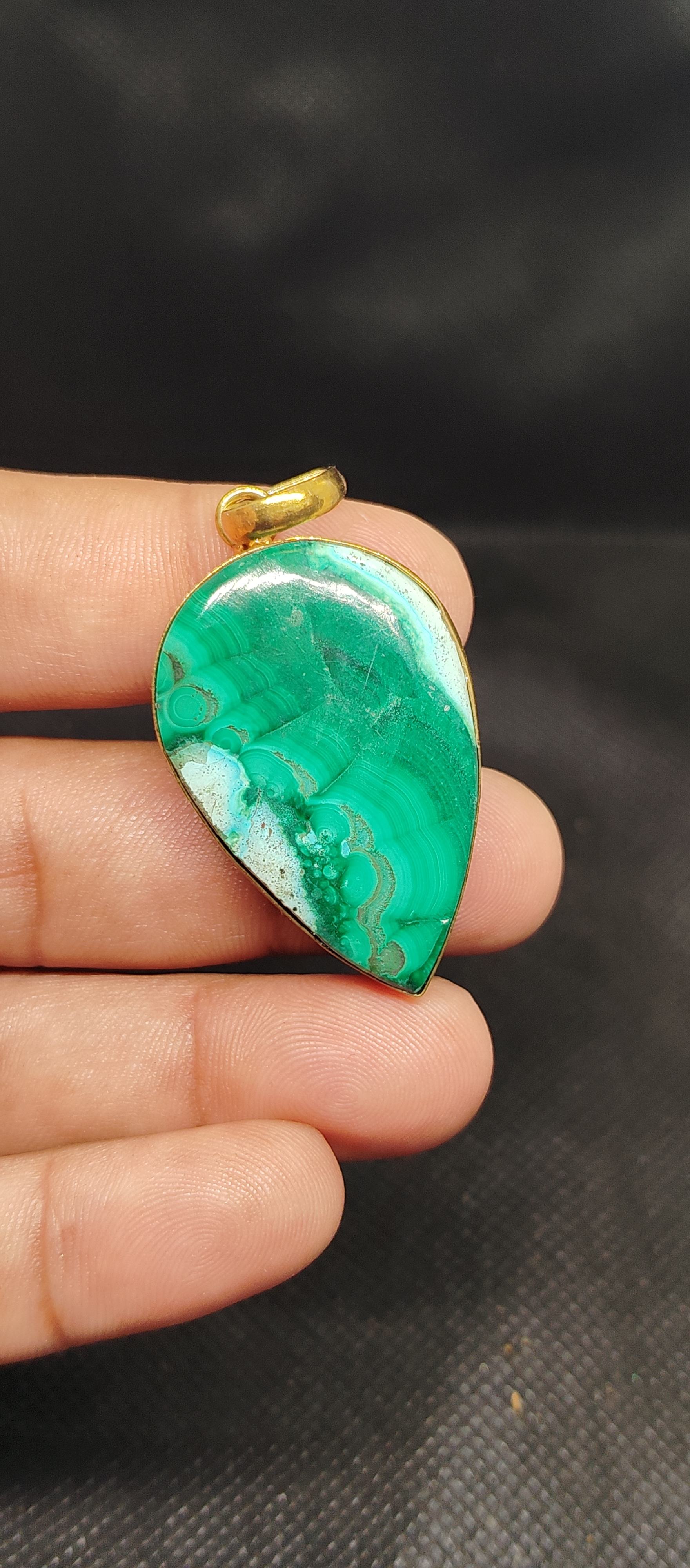 สีเขียว