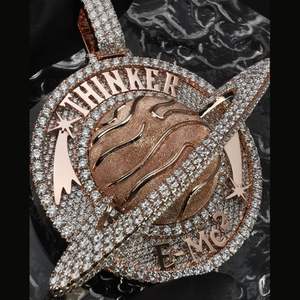 Pendentif chaîne personnalisé serti de diamants pour homme, bijoux, testeur de diamants, placage bicolore, lettre, nom, hip hop, pendentif personnalisé en moissanite - Product Image 1