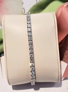 สร้อยข้อมือเทนนิสเพชรมอยส์ซอไนต์ทรงกลมสีขาวสวยงามปรับแต่งเครื่องประดับแบบเหลี่ยมเพชรพลอยของขวัญที่ดีที่สุดสำหรับผู้หญิง - Product Image 3