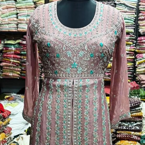 Trajes de fiesta bordados a mano sin costuras de diseñador moderno para mujer, moda india, fiestas de estilo tradicional hacia adelante - Product Image 1