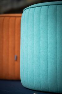 Puf Otomano Redondo Material Contrachapado Color Personalizado Espuma Densidad Estilo Cómodo Puf Otomano Verti Vietnam Exportación Estándar - Product Image 3