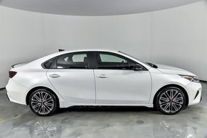 Kia Forte GT Sedán 2024, Automático, Tracción Delantera, Asientos de Tela, Interior Oscuro, Volante a la Izquierda, Euro VI, Automóvil Eléctrico, China - Product Image 4