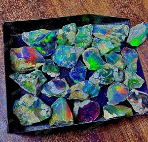 Opale noire éthiopienne Welo à changement de couleur, taille ovale, 5 à 15 carats, naturelle, remplie de fractures, certifiée par un tiers, pour pierres précieuses en vrac - Product Image 5