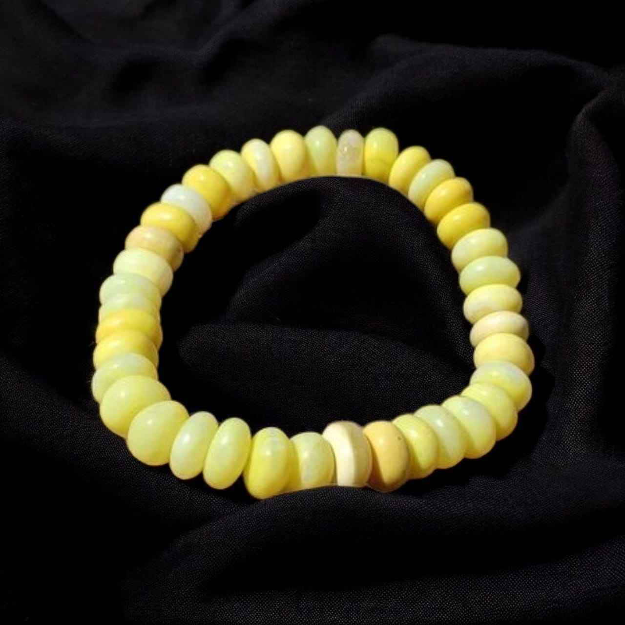 สีเหลือง