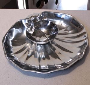 Plato DE SERVICIO DE ALUMINIO redondo de lujo con cuenco de inmersión Bandeja de aperitivos de varias secciones para fiestas y eventos - Product Image 2