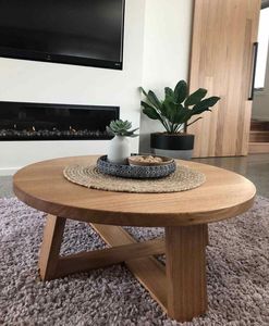 Table basse élégante en bois massif, meuble de salon, conçue avec une texture naturelle pour des espaces intérieurs chaleureux et accueillants - Product Image 1