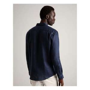 Chemise pour homme moderne au quotidien, conçue avec soin des détails, offrant un ajustement confortable et un look élégant - Product Image 4