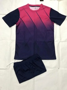 เสื้อยืดฟุตบอลแฟชั่นดริฟท์สำหรับผู้ชายเสื้อยืดกีฬาแบบหลวมแบบลำลองชื่อทีมหมายเลขคอวี - Product Image 2