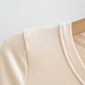 เสื้อยืดคอตตอนแท้คอกลมเปล่าสำหรับฤดูร้อน2023เสื้อครอปสำหรับผู้หญิงเสื้อครอปถักแนวสตรีทเสื้อตัวบนแบบกระดุม - Product Image 4