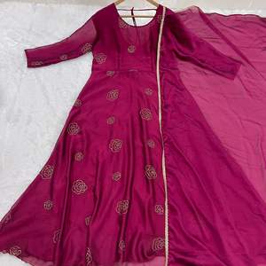 Vestidos Anarkali de Tela de Seda Rangoli con Estampado Étnico Indio, Listos para Usar, Talla Única Disponible, Precio Bajo - Product Image 5