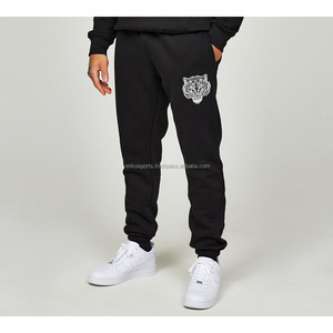 Ensemble survêtement 2 pièces personnalisable pour homme, en molleton de coton respirant et écologique, avec broderie personnalisée, idéal pour l'hiver et les activités sportives. - Product Image 4