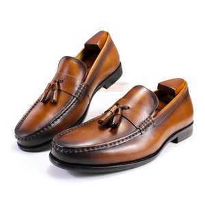 Chaussures de ville de luxe en cuir de veau avec support de voûte plantaire et fabrication artisanale pour hommes - Product Image 4
