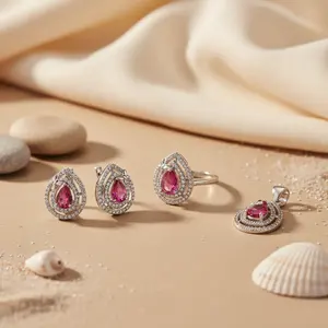 ชุดเครื่องประดับเงินแท้สำหรับผู้หญิง แหวน ต่างหู และจี้ประดับเพชรพลอย ทับทิม ซิคอน และมุก ชุบทอง เหมาะสำหรับงานแต่งงานและงานเลี้ยง - Product Image 2