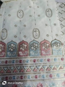 Tissu satiné Malai de créateur avec broderie riche, antistatique et de poids moyen pour les occasions spéciales de mariage et l'exportation - Product Image 3