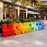 Banc en fibre de verre personnalisé en forme de lettre d'alphabet, mobilier urbain extérieur pour parcs à thème, centres commerciaux et décoration de places publiques