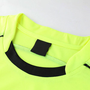 Último diseño nuevo estilo uniforme de fútbol de calidad superior color sólido uniforme de fútbol para la venta - Product Image 3