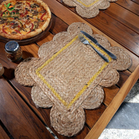 Chemin de table en jute tissé à la main avec design et taille personnalisables, qualité alimentaire et lavable pour la décoration de table à manger