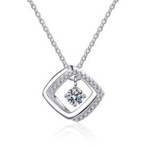 Collier pendentif en moissanite flottante 0,25 CT pour femmes, argent sterling S925, micro-serti, petite forme géométrique carrée, multicolore - Product Image 1