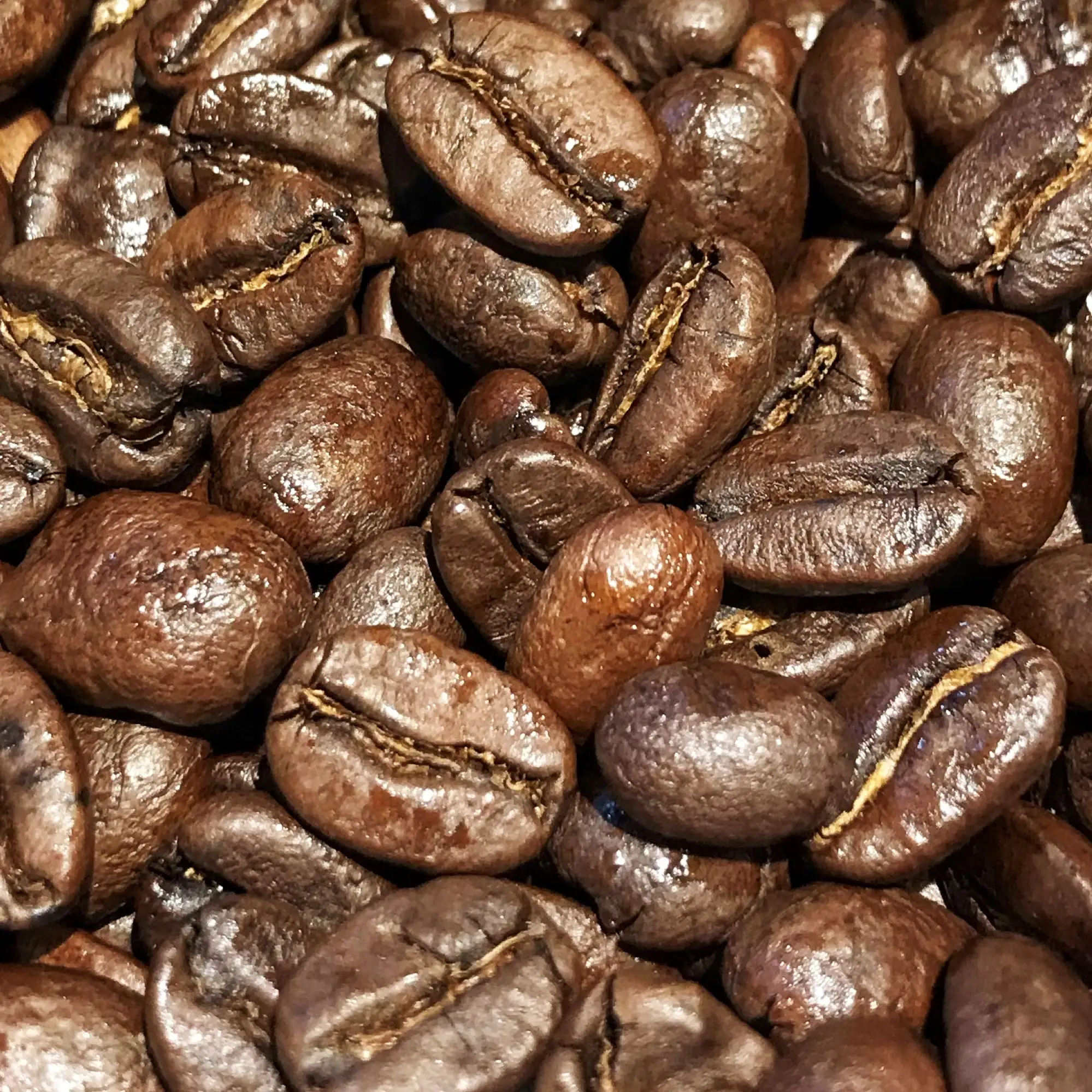 BLEND ARABICA AND ROBUSTA ROASTED WHOLE BEAN COFFEE - MANUFACTURER PRICE - HANCOFFEE VIETNAM - 500Gr/bag - OEM / ODM