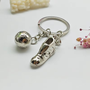 พวงกุญแจโลหะแฟชั่นสำหรับผู้ชาย, พวงกุญแจของขวัญพวงกุญแจฟุตบอลรองเท้าฟุตบอลและพวงกุญแจรถฟุตบอลพวงกุญแจปาร์ตี้ของขวัญ - Product Image 4