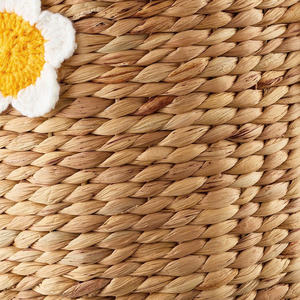 Cesta de jacinto de agua meticulosamente tejida con flor bordada para almacenamiento de niños y organización de juguetes cesto de niños - Product Image 2