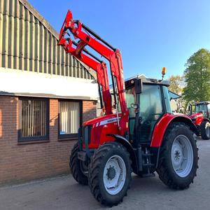 Boîte de vitesses de pompe à moteur de tracteur agricole Massey Ferguson 5400 avec des composants de base avancés pour des opérations fiables sur le terrain - Product Image 3