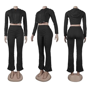 Conjunto de chándales con capucha recortada y pantalones acampanados para mujer, cómodo y elegante - Product Image 4