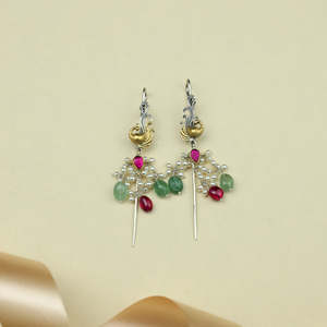 Boucles d'oreilles pendantes Anokhi Fusion motif paon, plaqué or, style vintage, épingles géométriques religieuses, zircon, perle, diamant pour les fêtes - Product Image 2