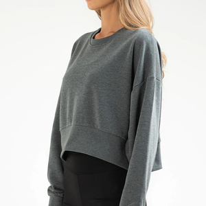 Sudadera Corta Personalizable para Mujer, Sudadera Moderna para Ropa Deportiva y Tendencias Urbanas, Top Informal Cortado para Mujer - Product Image 2