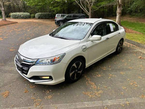 Auto Usado de Calidad a Precio Accesible, Honda Accord Plug-In 2014, Volante a la Izquierda - Product Image 3