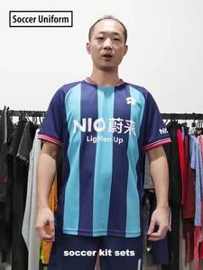 Conjunto de uniformes de fútbol deportivos transpirables de talla adulta para hombre con logotipo de diseño personalizado pantalones cortos con estampado digital servicio OEM barato de alta calidad - Product Image 6