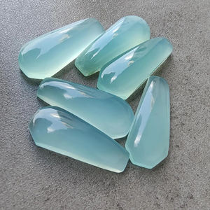 หินอัญมณีทรงโลงหินควอเทอราโลนีธรรมชาติทรงหลังเรียบมีสีเขียวทุกขนาด - Product Image 3