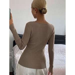 Cárdigan de mujer con cuello en V y manga larga con botones - Product Image 3