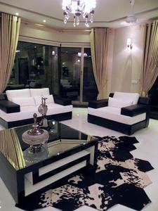 Tapis en cuir naturel fait à la main sur des cheveux en cuir de vachette véritable de l'usine OEM Tapis en cuir de vachette personnalisé pour la décoration intérieure et extérieure - Product Image 2