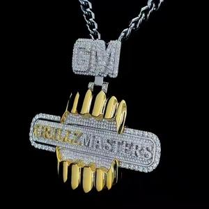 Colgante de Plata de Ley 925 de Excelente Calidad con Diamante Moissanite VVS, Cierre Personalizado, Estilo Judith, Oro Cristiano Disponible para la Venta - Product Image 1