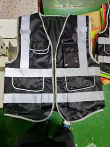 Chaleco de Seguridad Reflectante Personalizado, Chaqueta de Poliéster Impermeable con LED Intermitente, Logotipo Personalizado, Alta Visibilidad, Unisex, Ropa de Trabajo - Product Image 4