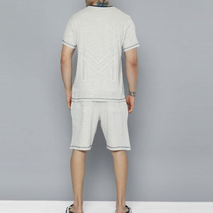 เสื้อยืดลำลองผู้ชายสไตล์ไฮสตรีทคอลเลคชั่นใหม่ปี 2024 พร้อมกางเกงขาสั้นไซส์ใหญ่ ระบายอากาศได้ดี สวมใส่สบาย น้ำหนักเบา แห้งเร็ว - Product Image 3