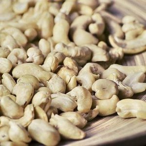 الكاجو بسعر الجملة نوع <span class=keywords><strong>SW320</strong></span> بأقل الأسعار