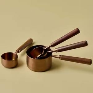 ถ้วยตวงทองแดงพร้อมงานฝีมือที่ให้ลุคคลาสสิกสำหรับบ้าน - Product Image 3