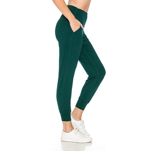 Ensemble de survêtement deux pièces en coton pour femme, survêtement respirant et Vibrant, à la mode, prix d'usine, vente en gros - Product Image 2