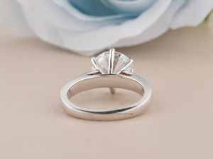 Bague de fiançailles en diamant Moissanite de coupe ronde de couleur D impeccable à six broches Solitaire bande en argent poli pour femmes bagues en pierres précieuses - Product Image 4