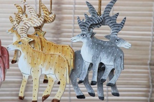 Ensemble de rennes Décorations de Noël Ornements en papier mâché - Product Image 2