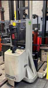 Chariots élévateurs gerbeurs Walkie assez usagés à vendre - Product Image 6